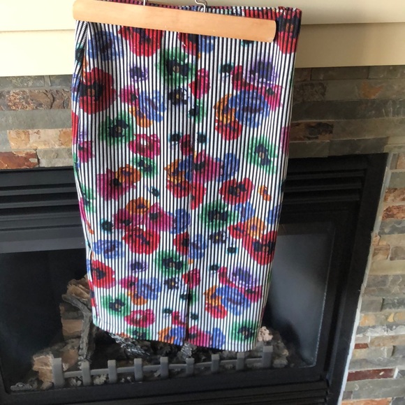 Zara small skirt with stretch - Picture 4 of 6